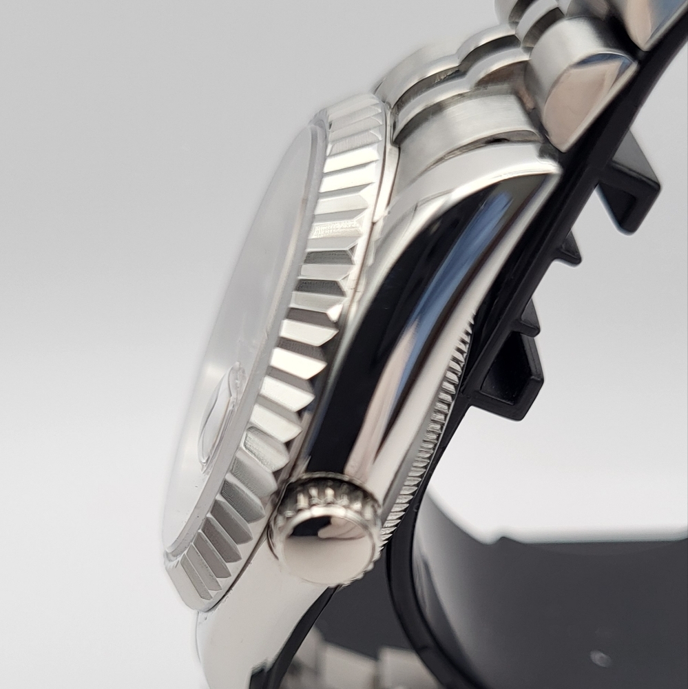 New Seiko Mod 39mm Automatic Watch - Picture 5 of 7